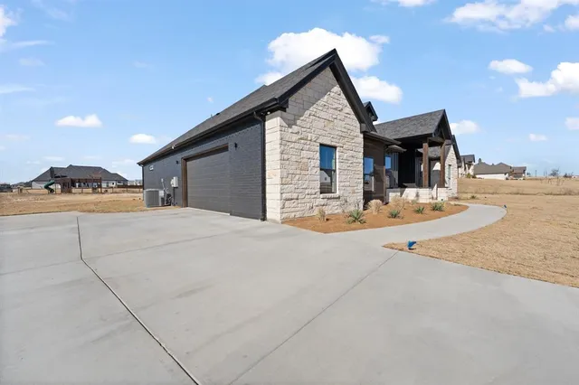 $547,500 | 417 Collum View, Azle, TX 76020