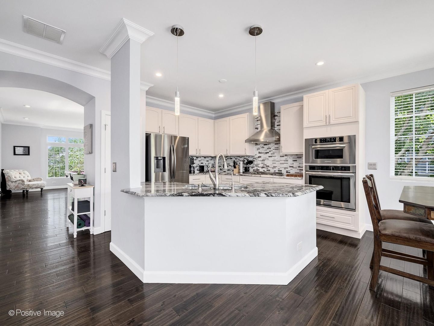 332 Castle Circle Carol Stream, IL 60188 - Photo 8 of 31