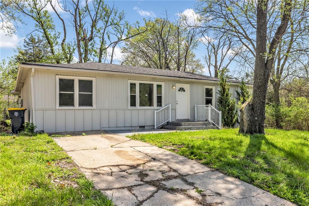 9815 James A Reed Road Kansas City, MO 64134 - Photo 2 of 26
