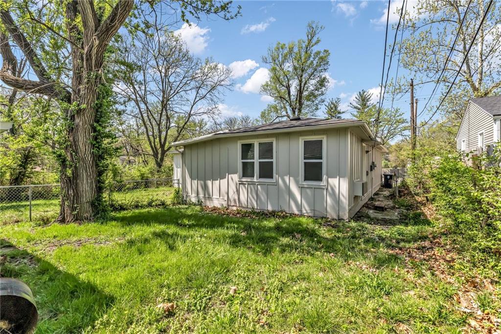 9815 James A Reed Road Kansas City, MO 64134 - Photo 25 of 26