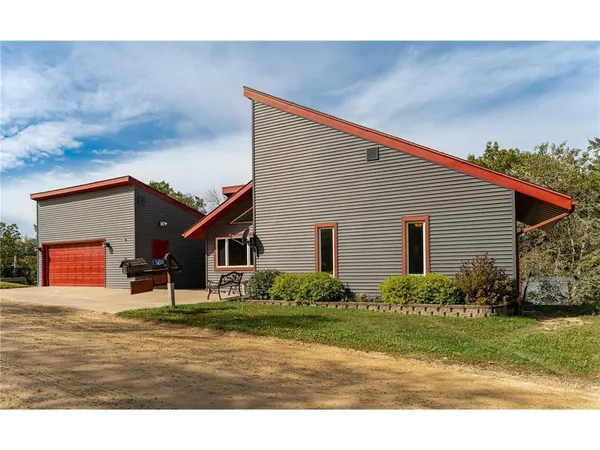 $749,900 | 56381 400th Avenue, Zumbro Falls, MN 55991