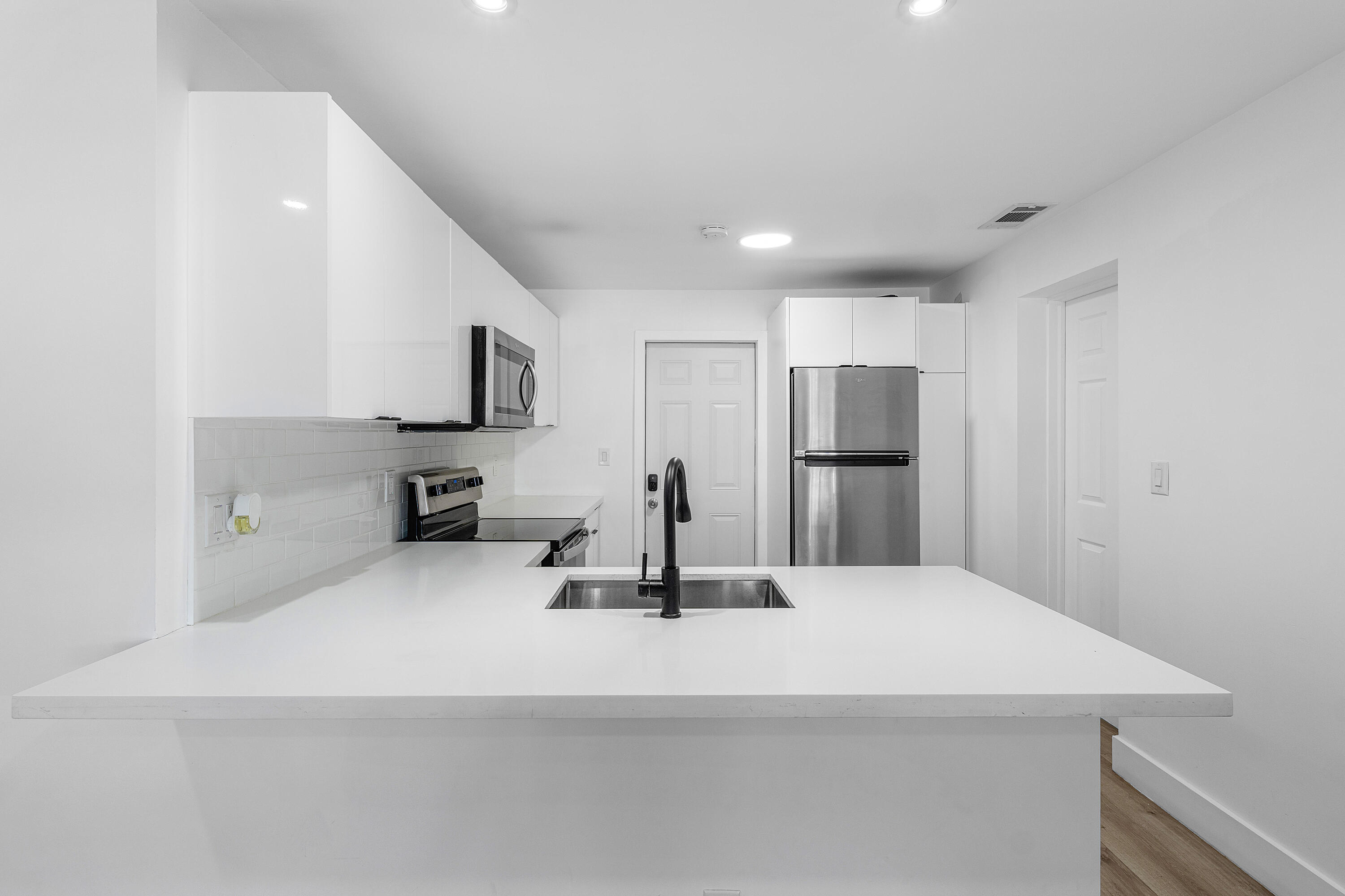 950 Northeast 23rd Place Pompano Beach, FL 33064 - Photo 13 of 41 014-950Northeast23rdPlace-PompanoBeach-F