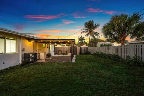 $469,500 | 950 Northeast 23rd Place, Pompano Beach, FL 33064