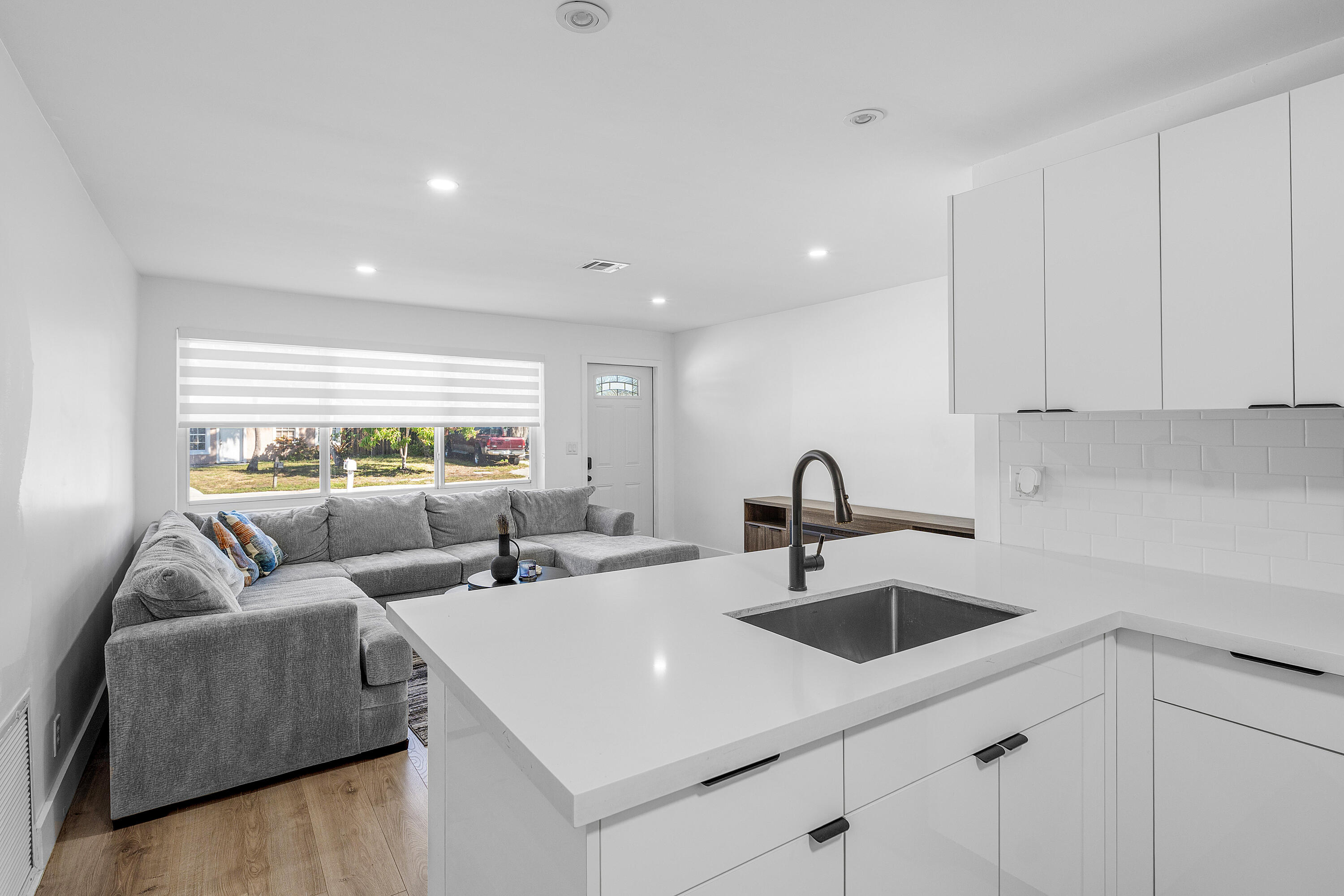 950 Northeast 23rd Place Pompano Beach, FL 33064 - Photo 8 of 41 006-950Northeast23rdPlace-PompanoBeach-F