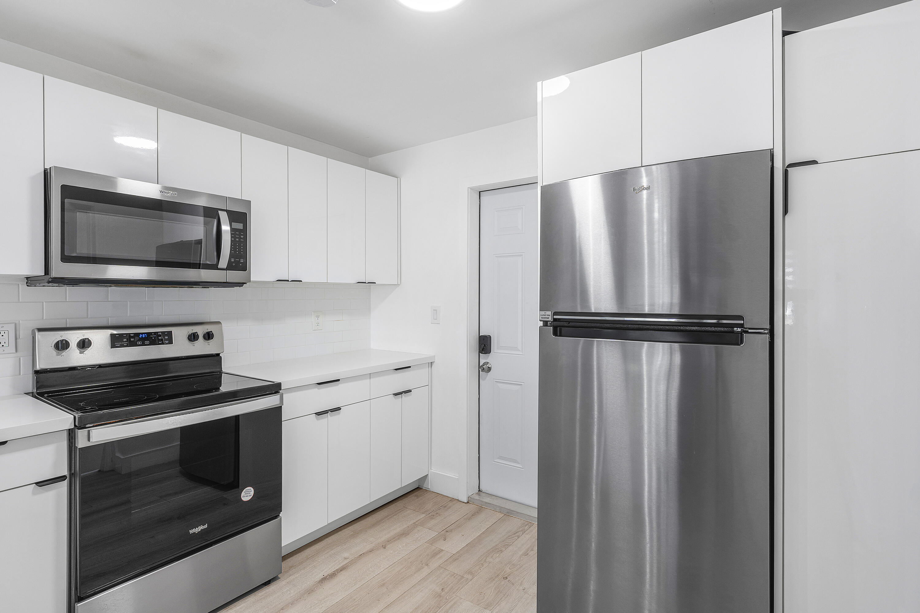 950 Northeast 23rd Place Pompano Beach, FL 33064 - Photo 10 of 41 010-950Northeast23rdPlace-PompanoBeach-F