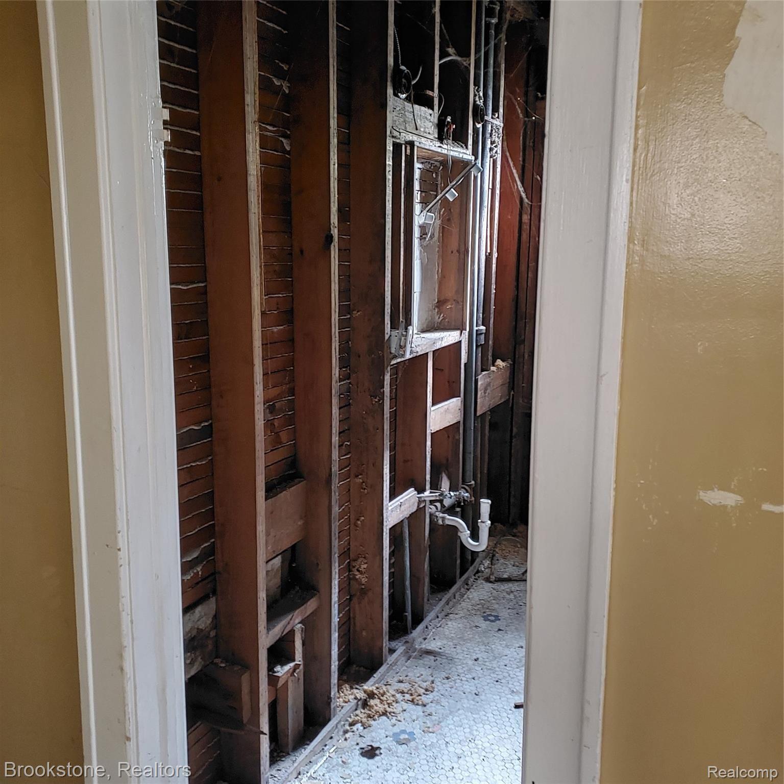 3511 Devonshire Road Detroit, MI 48224 - Photo 22 of 49 20201113_135343.jpg