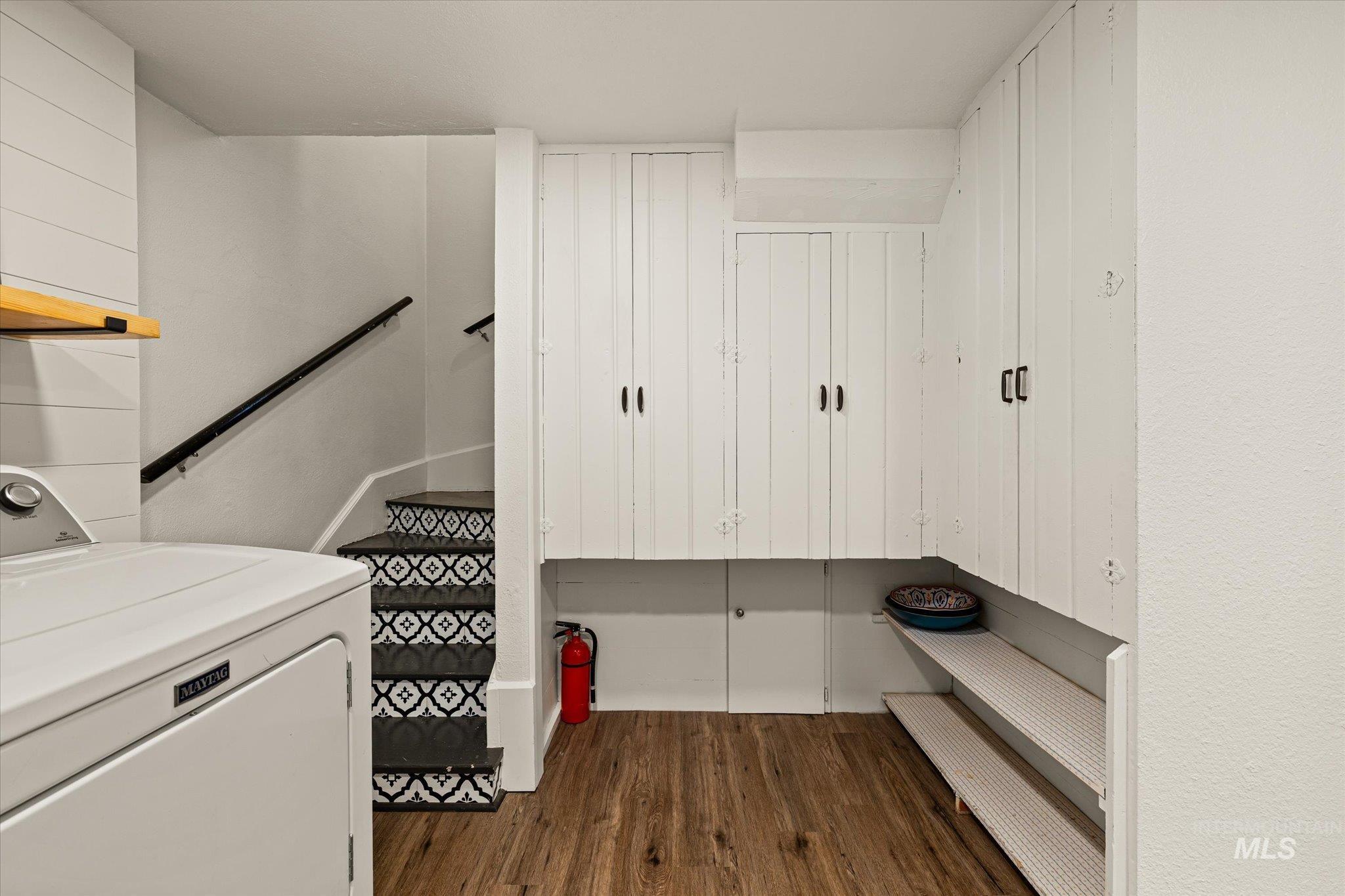1008 Fillmore Street Caldwell, ID 83605 - Photo 25 of 50 Laundry room with washer / dryer and dark wood-style floors