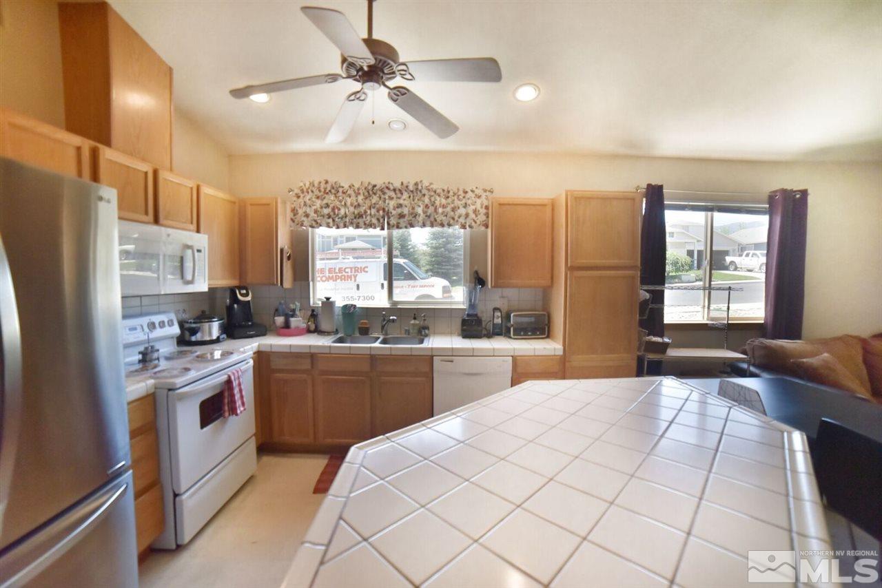 1405 Springfield Park Drive Reno, NV 89523 - Photo 2 of 15 Photo 2