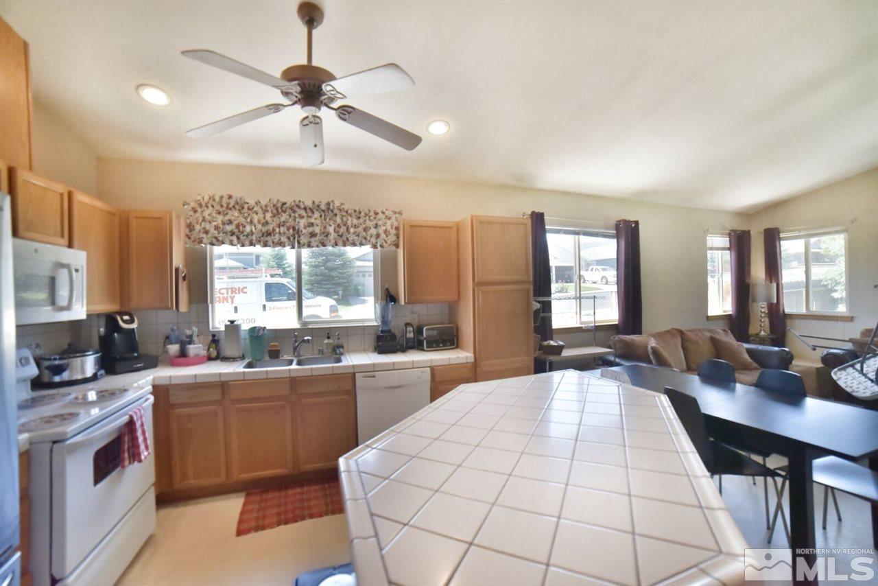 1405 Springfield Park Drive Reno, NV 89523 - Photo 3 of 15 Photo 3