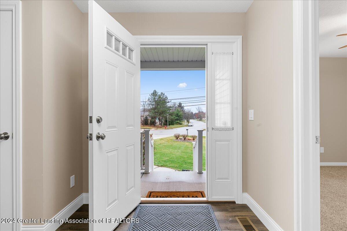 1286 West Webb Road Dewitt, MI 48820 - Photo 5 of 36 09-Media Jett - 13