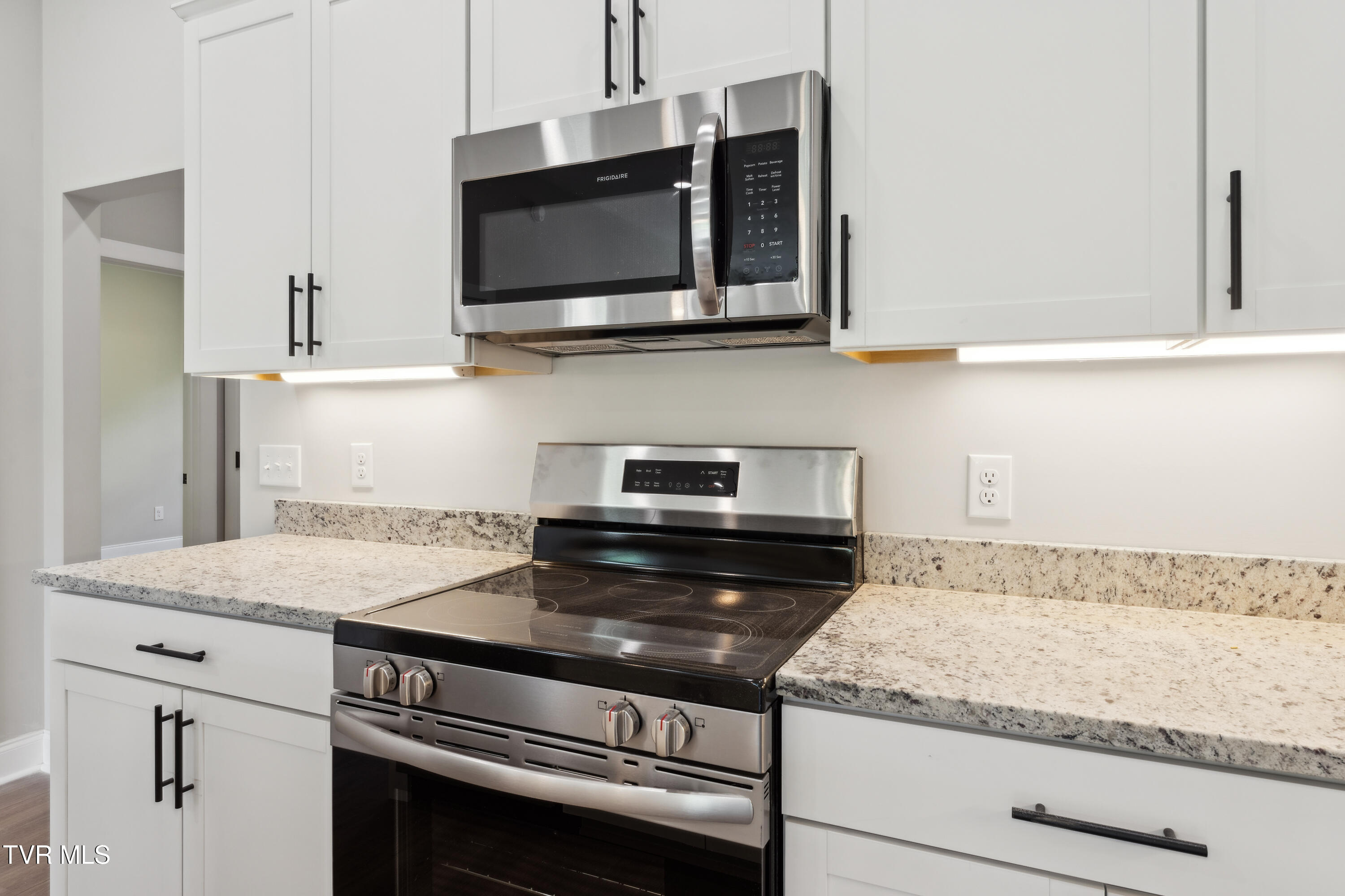 833 Granby Road Kingsport, TN 37660 - Photo 12 of 30 _A1_1044_WebRes
