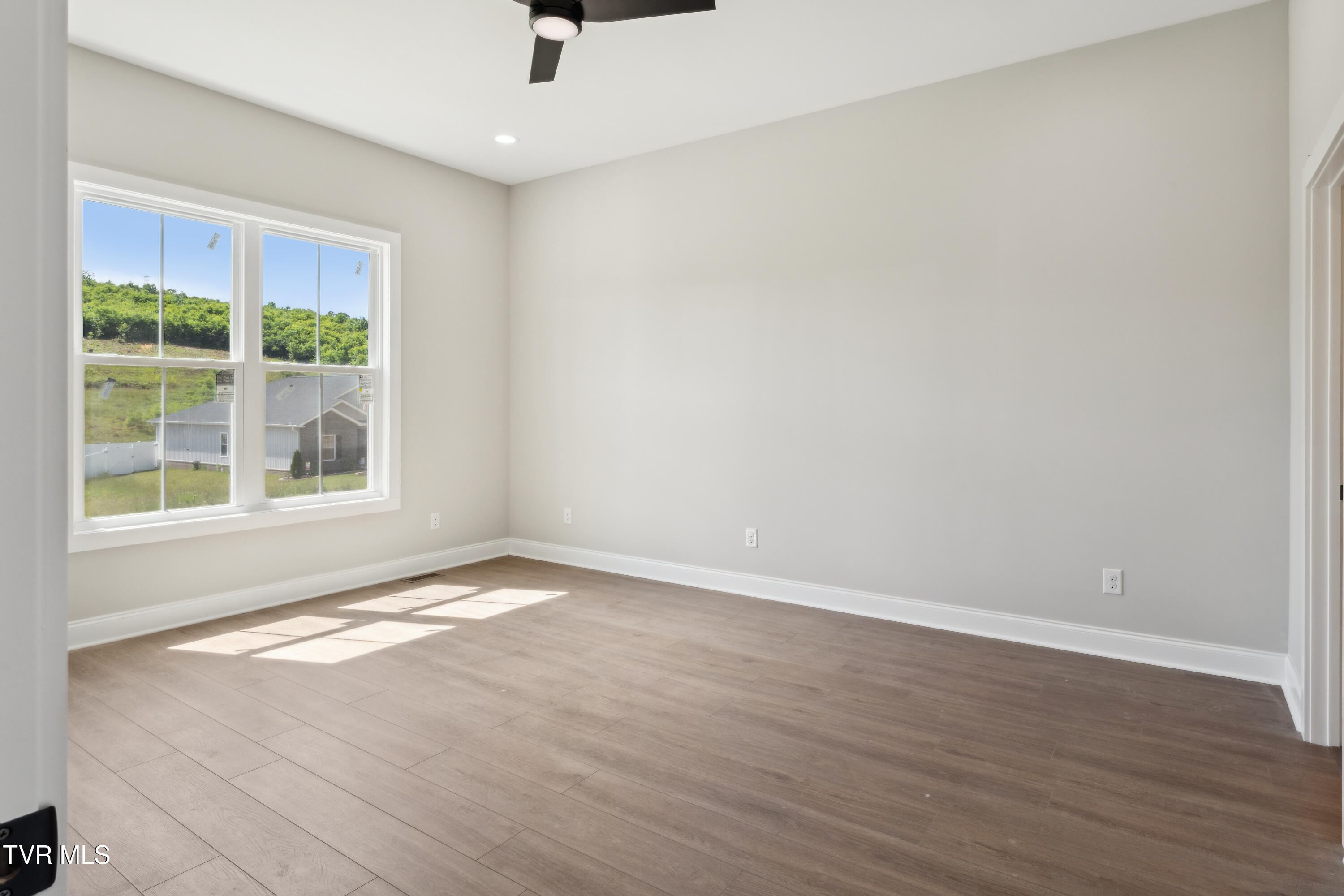 833 Granby Road Kingsport, TN 37660 - Photo 16 of 30 _A1_1059_WebRes