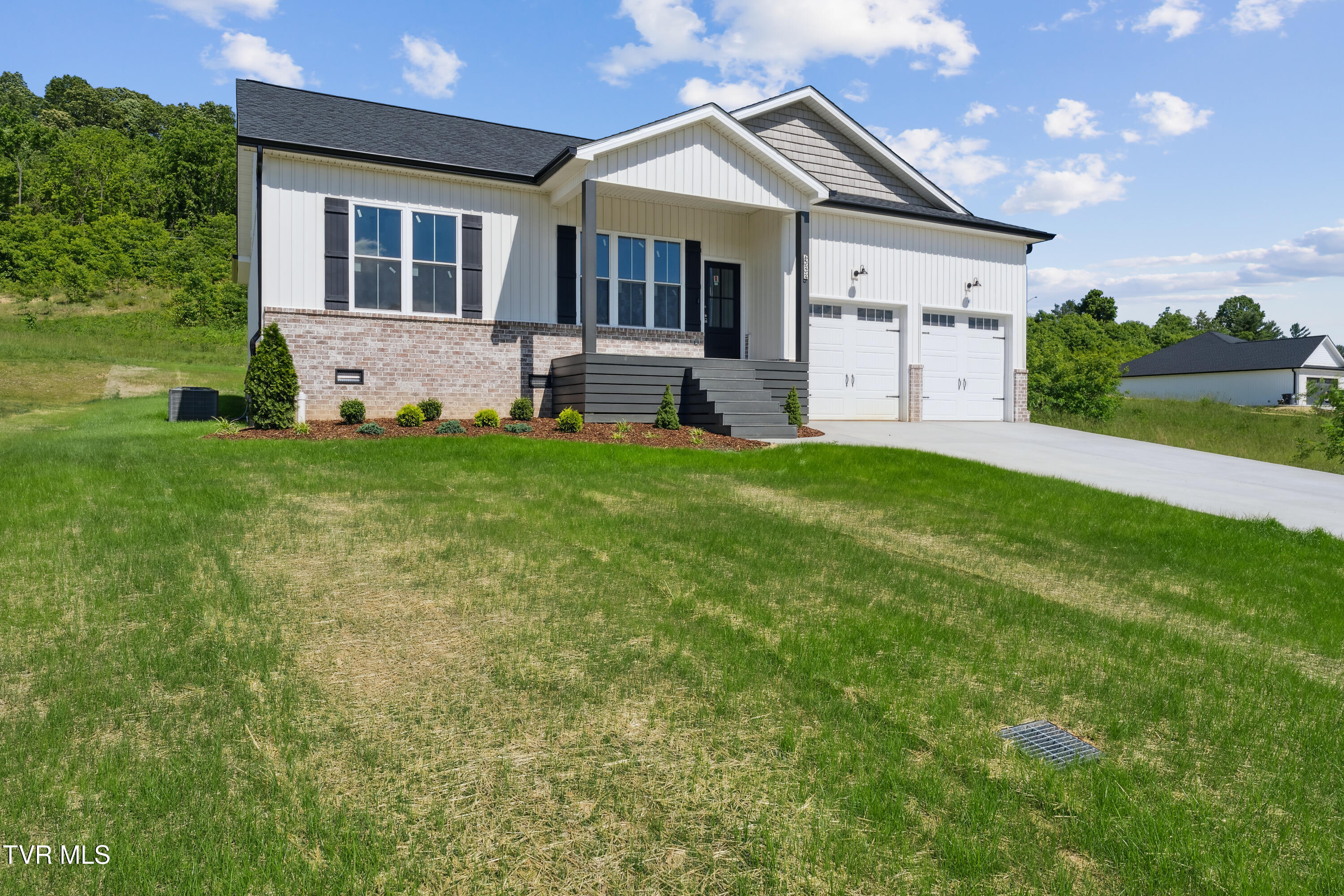 833 Granby Road Kingsport, TN 37660 - Photo 2 of 30 _A1_1199_WebRes