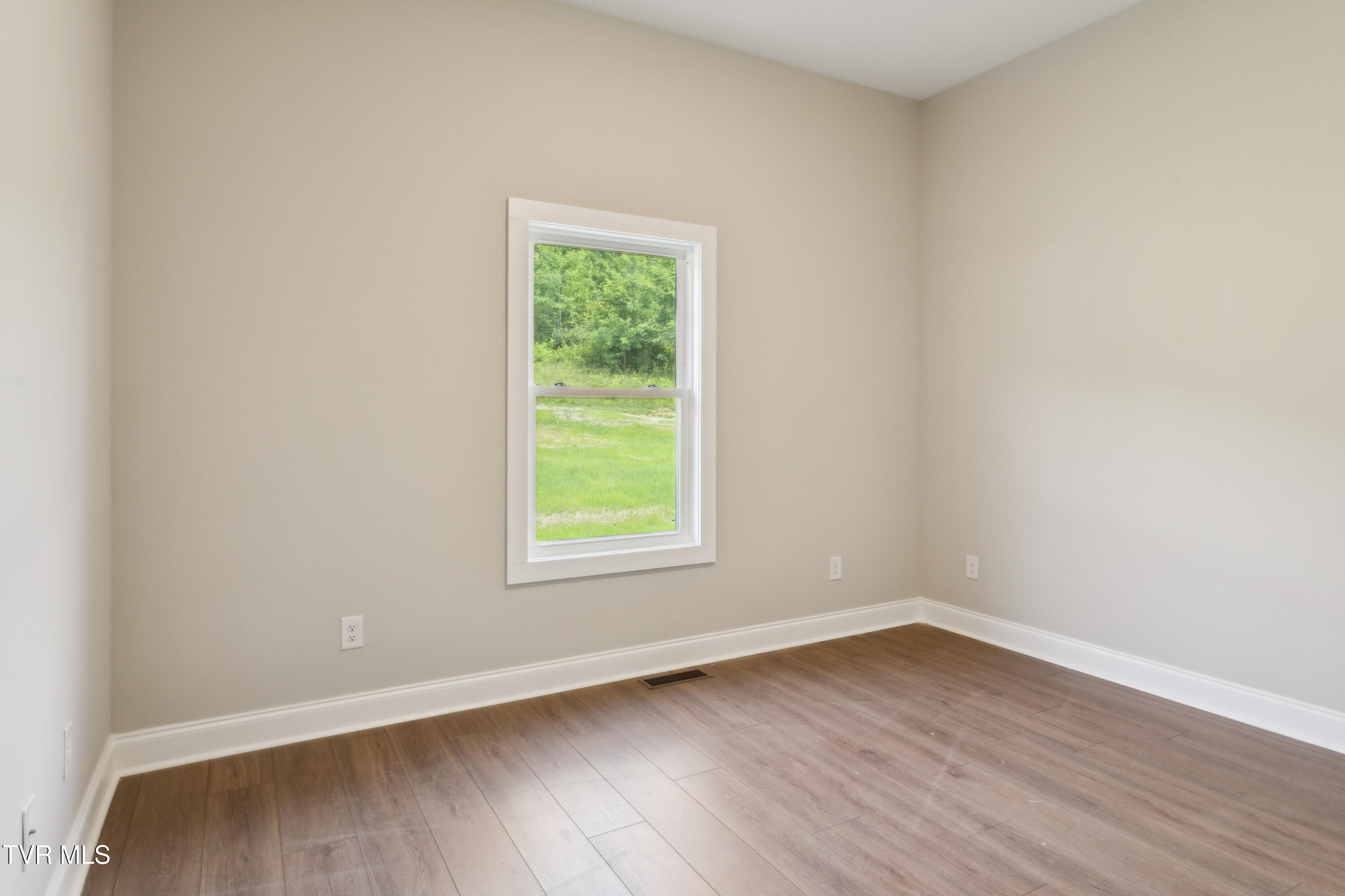 833 Granby Road Kingsport, TN 37660 - Photo 21 of 30 _A1_1104_WebRes