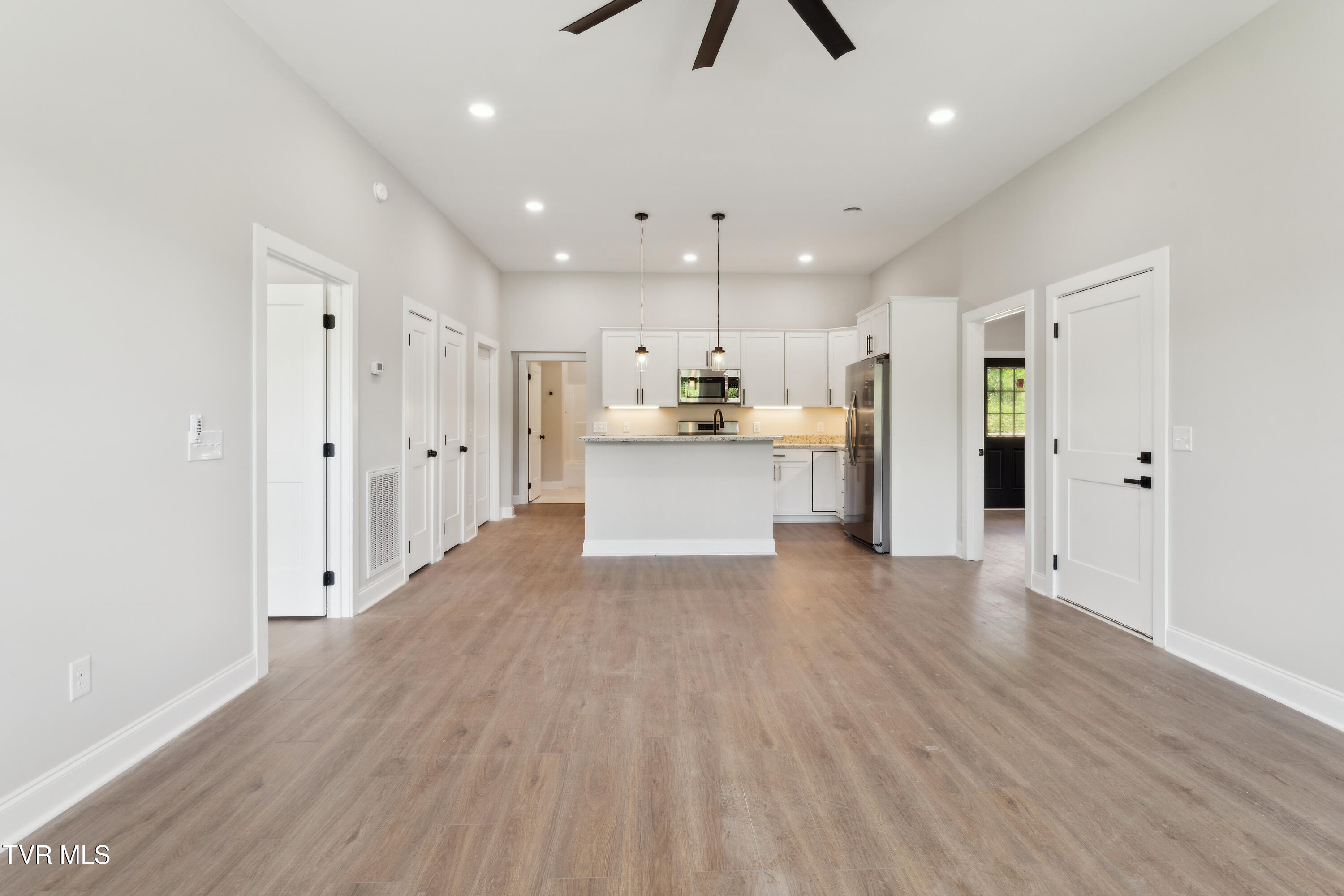 833 Granby Road Kingsport, TN 37660 - Photo 7 of 30 _A1_1014_WebRes