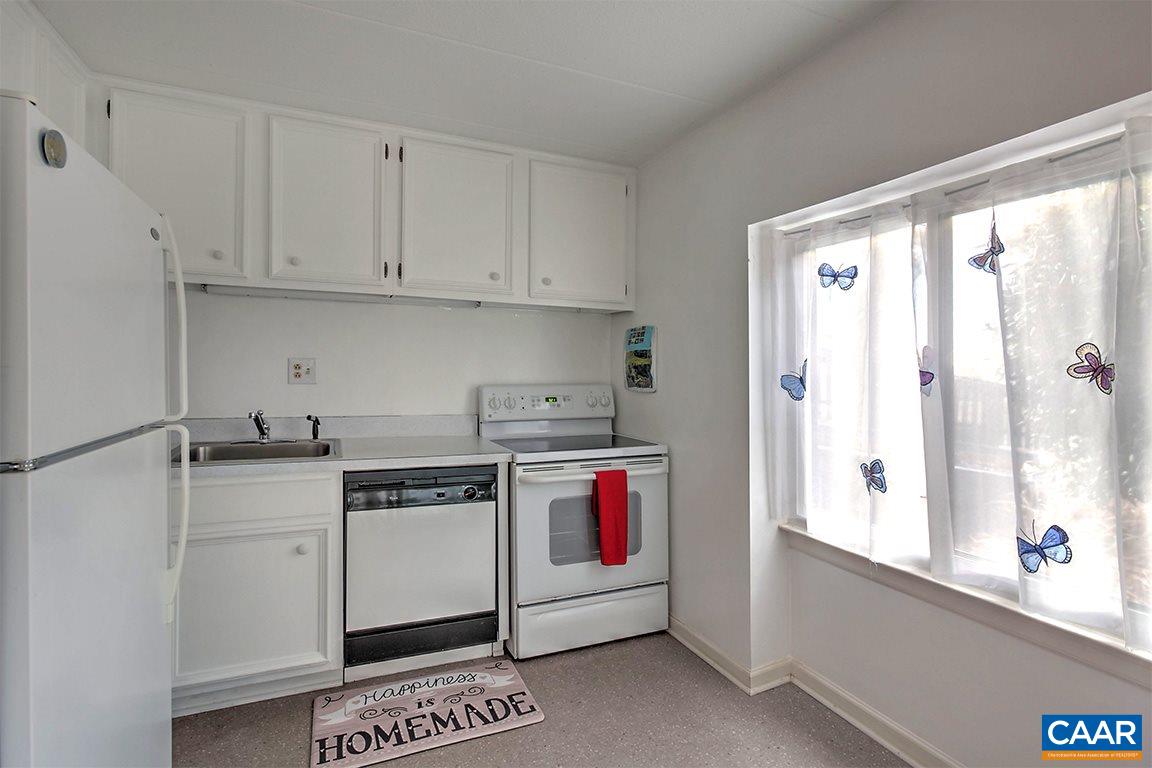 37 Spring Court Charlottesville, VA 22901 - Photo 3 of 21 Gallery Image 3