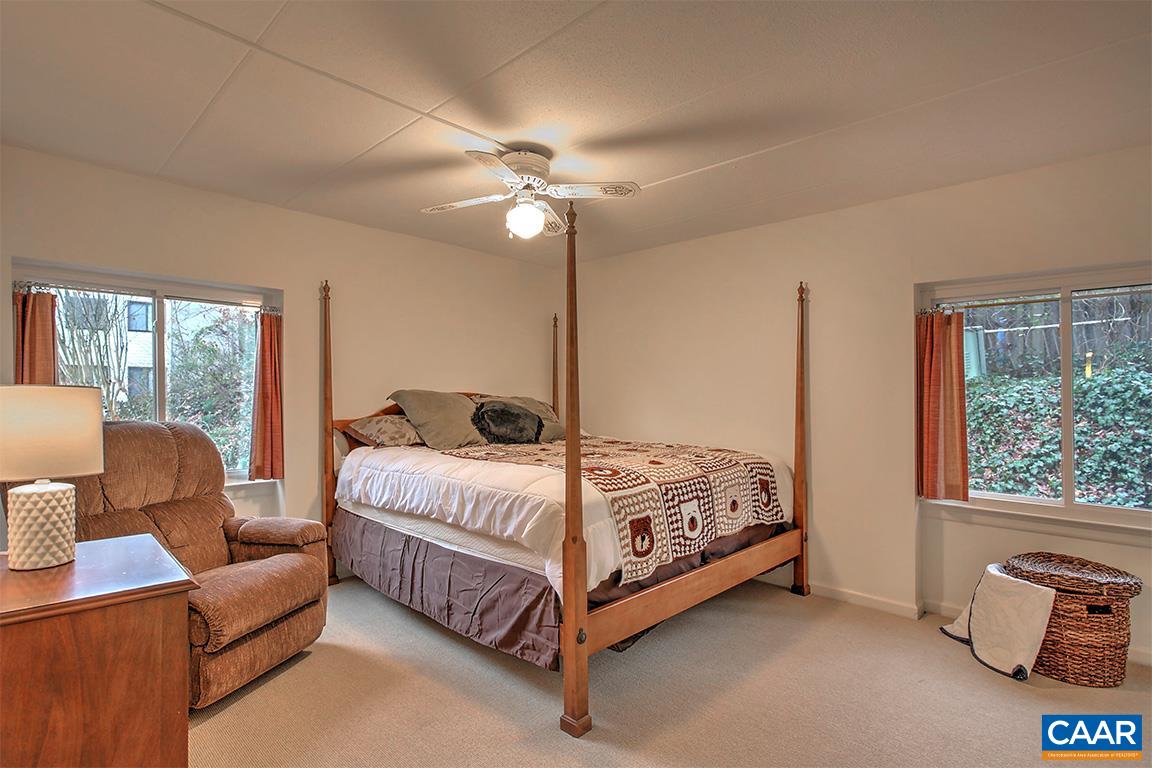 37 Spring Court Charlottesville, VA 22901 - Photo 5 of 21 Gallery Image 5