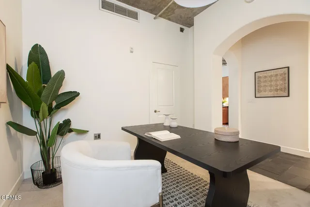 $1,098,000 | 840 East Green Street, Unit 220, Pasadena, CA 91101
