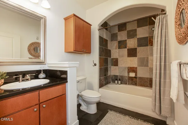 $1,098,000 | 840 East Green Street, Unit 220, Pasadena, CA 91101