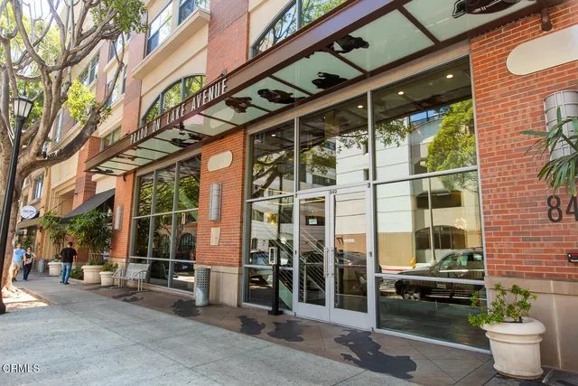 $1,098,000 | 840 East Green Street, Unit 220, Pasadena, CA 91101