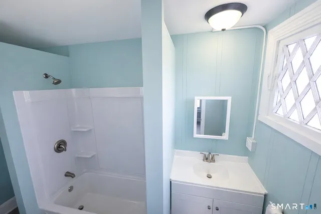 $1,150 | 21 Pearl Street, Unit 2C, Torrington, CT 06790