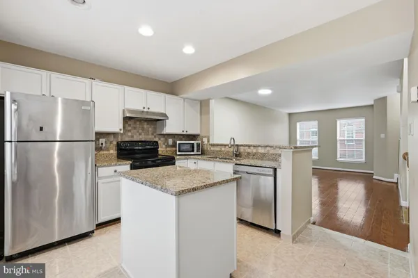 $3,550 | 8074 Sebon Drive, Vienna, VA 22180