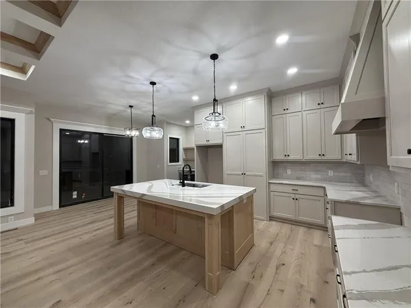 $589,000 | 14049 Millstone Boulevard, St. Joseph, MO 64505