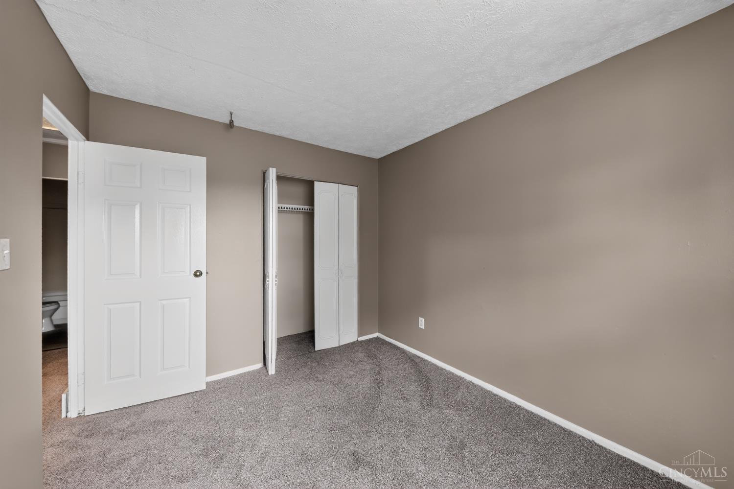2743 Springdale Road Cincinnati, OH 45251 - Photo 17 of 30