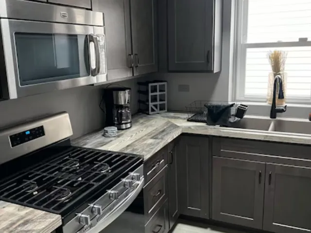 $210,000 | 17831 Walter Street, Lansing, IL 60438