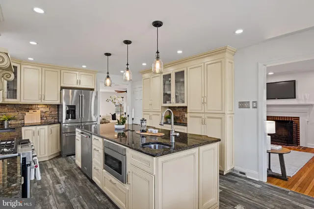 $1,265,000 | 727 East Manoa Road, Havertown, PA 19083