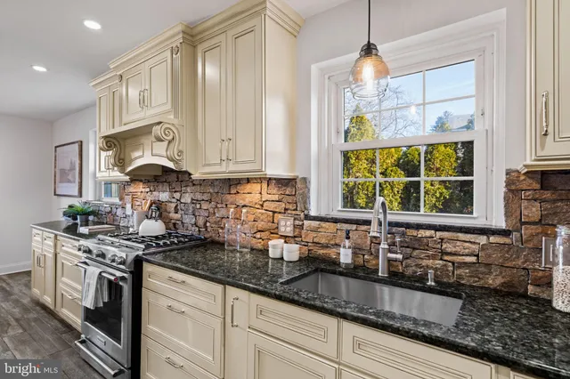 $1,265,000 | 727 East Manoa Road, Havertown, PA 19083