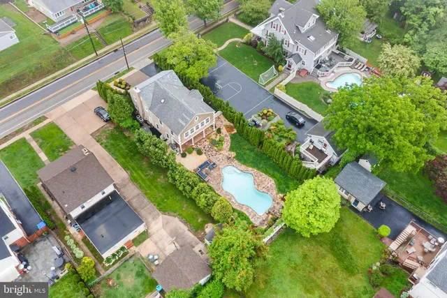 $1,265,000 | 727 East Manoa Road, Havertown, PA 19083