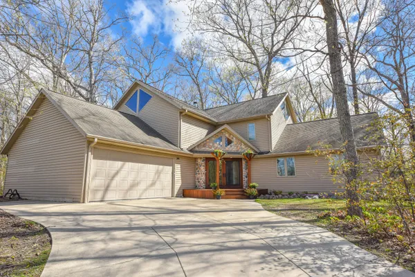 $715,000 | 4302 West Woodward Drive, Franklin, WI 53132