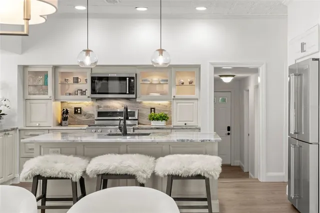 $1,150,000 | 146 26th Avenue Northeast, St. Petersburg, FL 33704