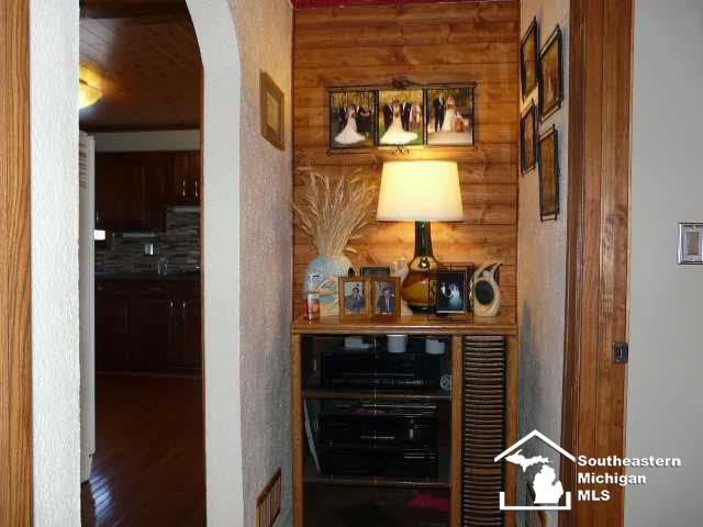 3427 West Dean Road Lambertville, MI 48144 - Photo 16 of 25 Gallery Image 16