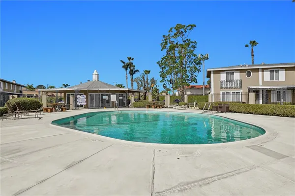 $869,000 | 1422 Deauville Place, Costa Mesa, CA 92626