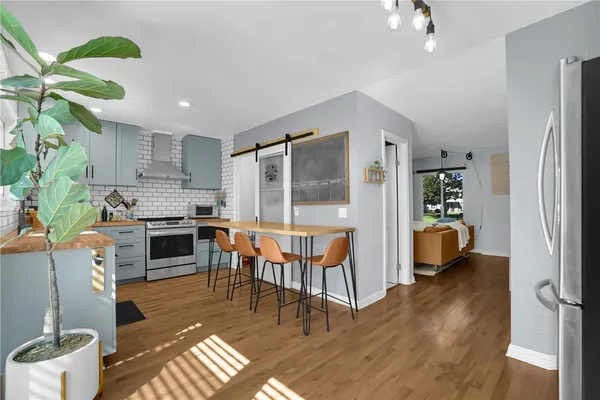 $869,000 | 1422 Deauville Place, Costa Mesa, CA 92626