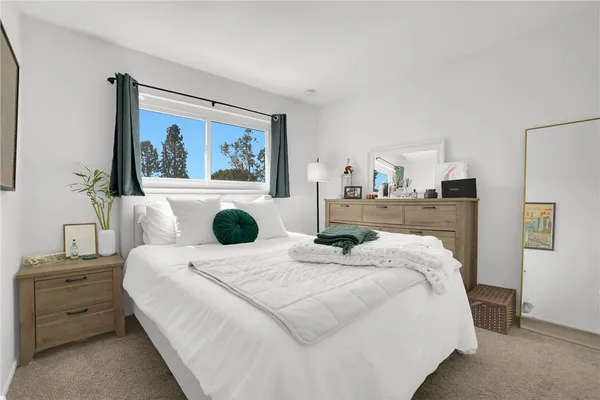 $869,000 | 1422 Deauville Place, Costa Mesa, CA 92626