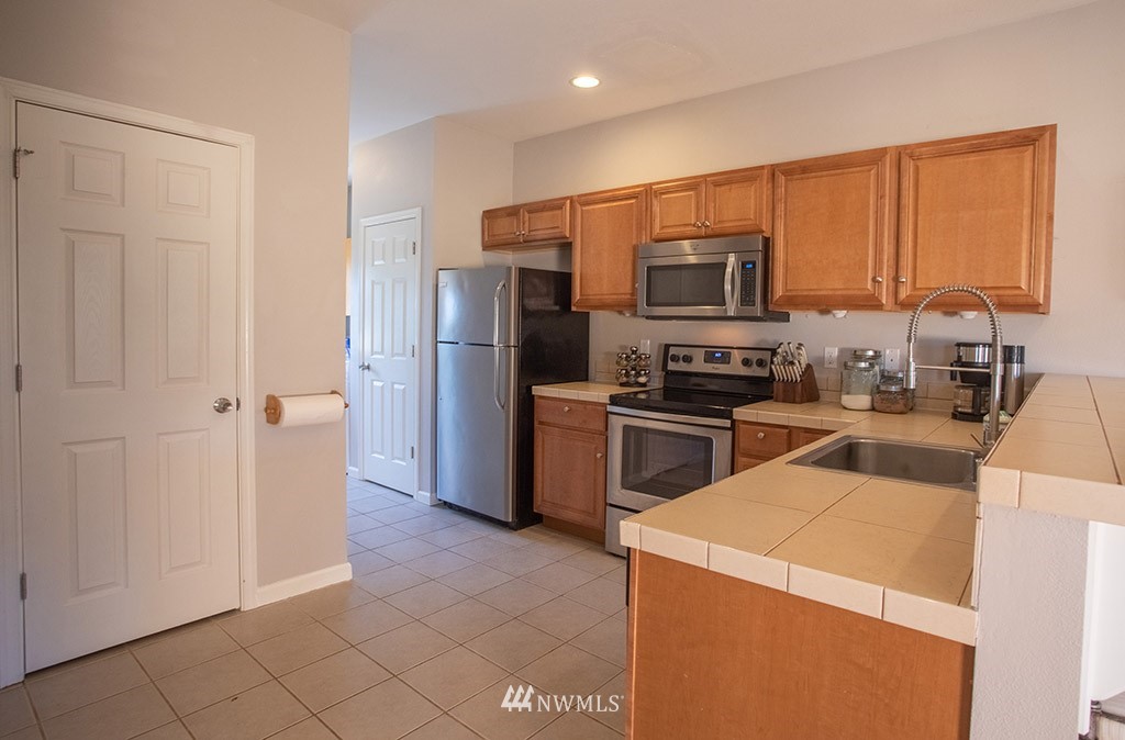 21 East Brady Loop Allyn, WA 98524 - Photo 10 of 32 Gallery Image 10