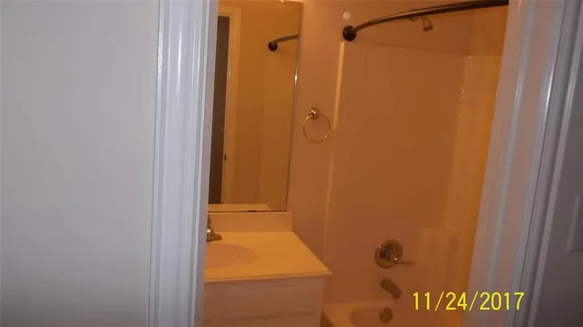 $2,600 | 121 Wildwood Court, Unit 200, Grapevine, TX 76051