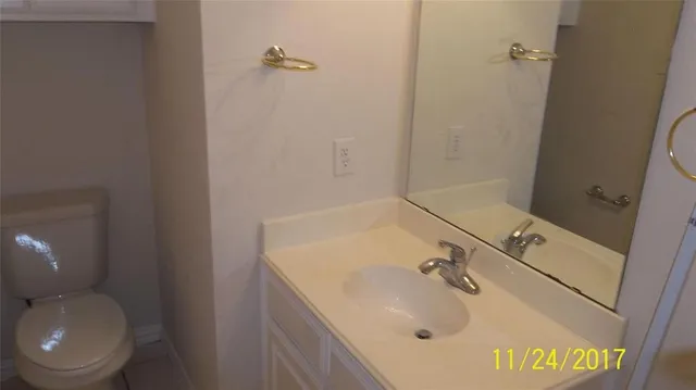 $2,600 | 121 Wildwood Court, Unit 200, Grapevine, TX 76051