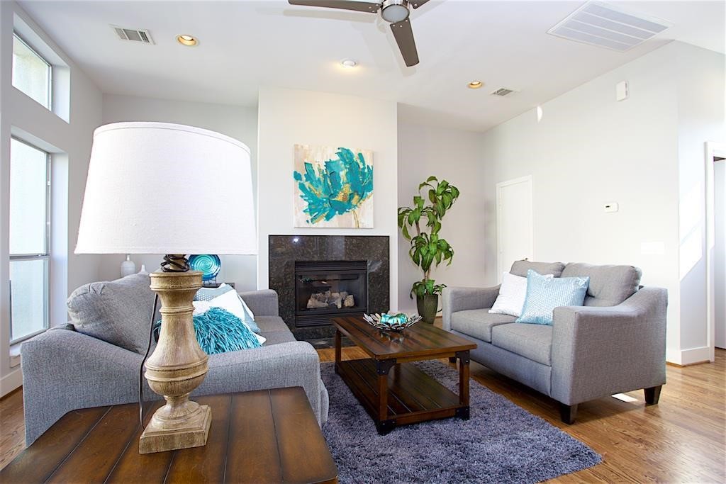 5342 Darling Street, Unit A Houston, TX 77007 - Photo 3 of 16