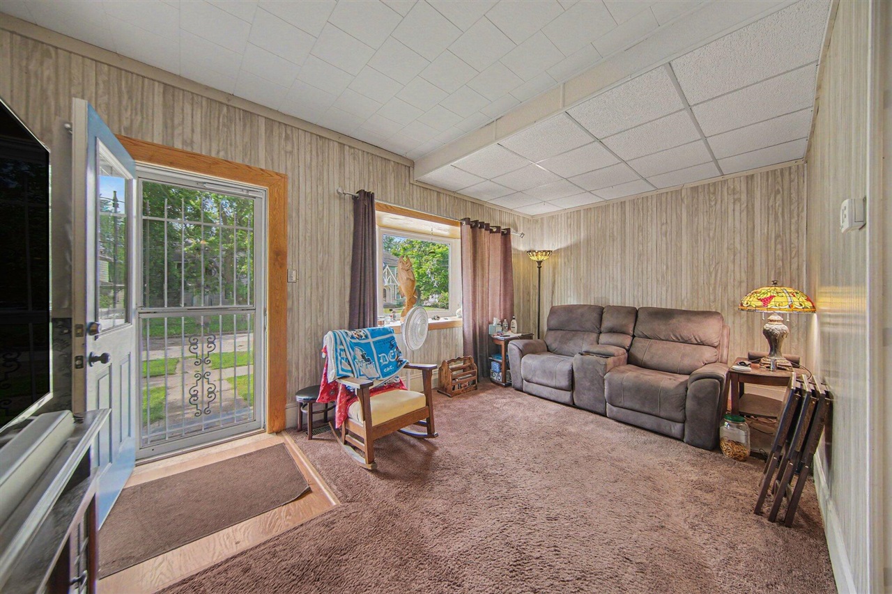 710 Union Street Jackson, MI 49203 - Photo 2 of 29