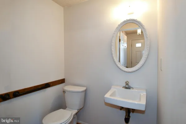 $549,900 | 9803 Tara Court, Burke, VA 22015