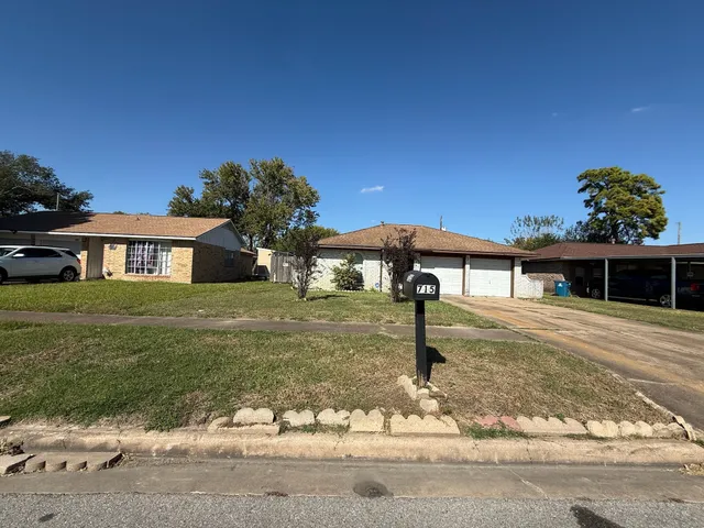 $1 | 715 Branding Iron Lane, Houston, TX 77060
