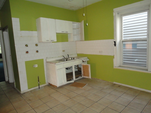 2243 West 51st Street Chicago, IL 60609 - Photo 7 of 9