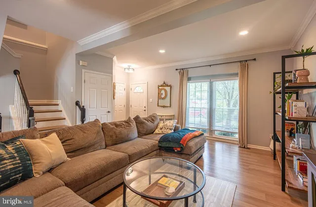 $599,900 | 43287 Chokeberry Square, Ashburn, VA 20147