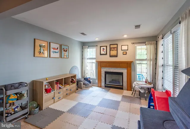 $599,900 | 43287 Chokeberry Square, Ashburn, VA 20147