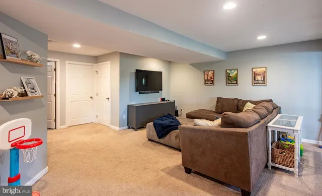 $599,900 | 43287 Chokeberry Square, Ashburn, VA 20147