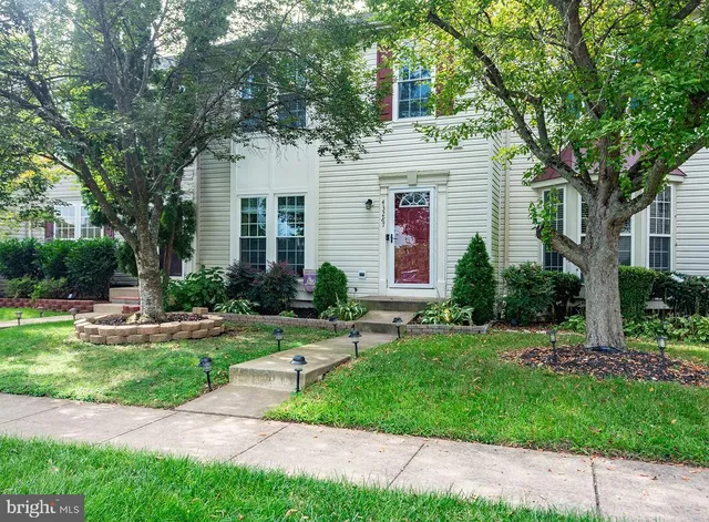 $599,900 | 43287 Chokeberry Square, Ashburn, VA 20147